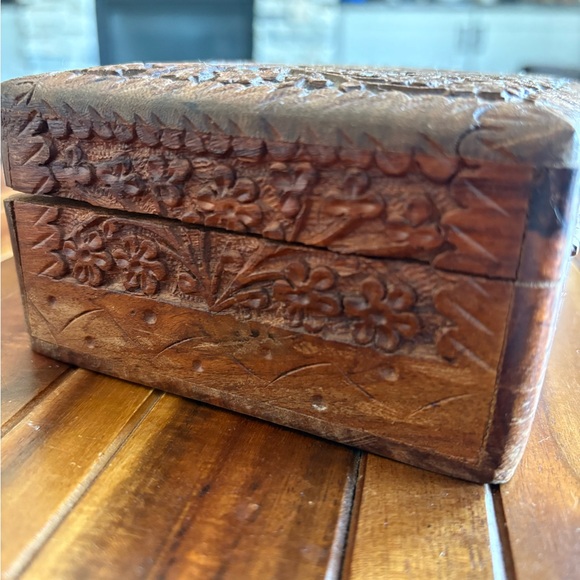 Wood Hand Carved Ornate Trinket Box - India - Picture 5 of 10